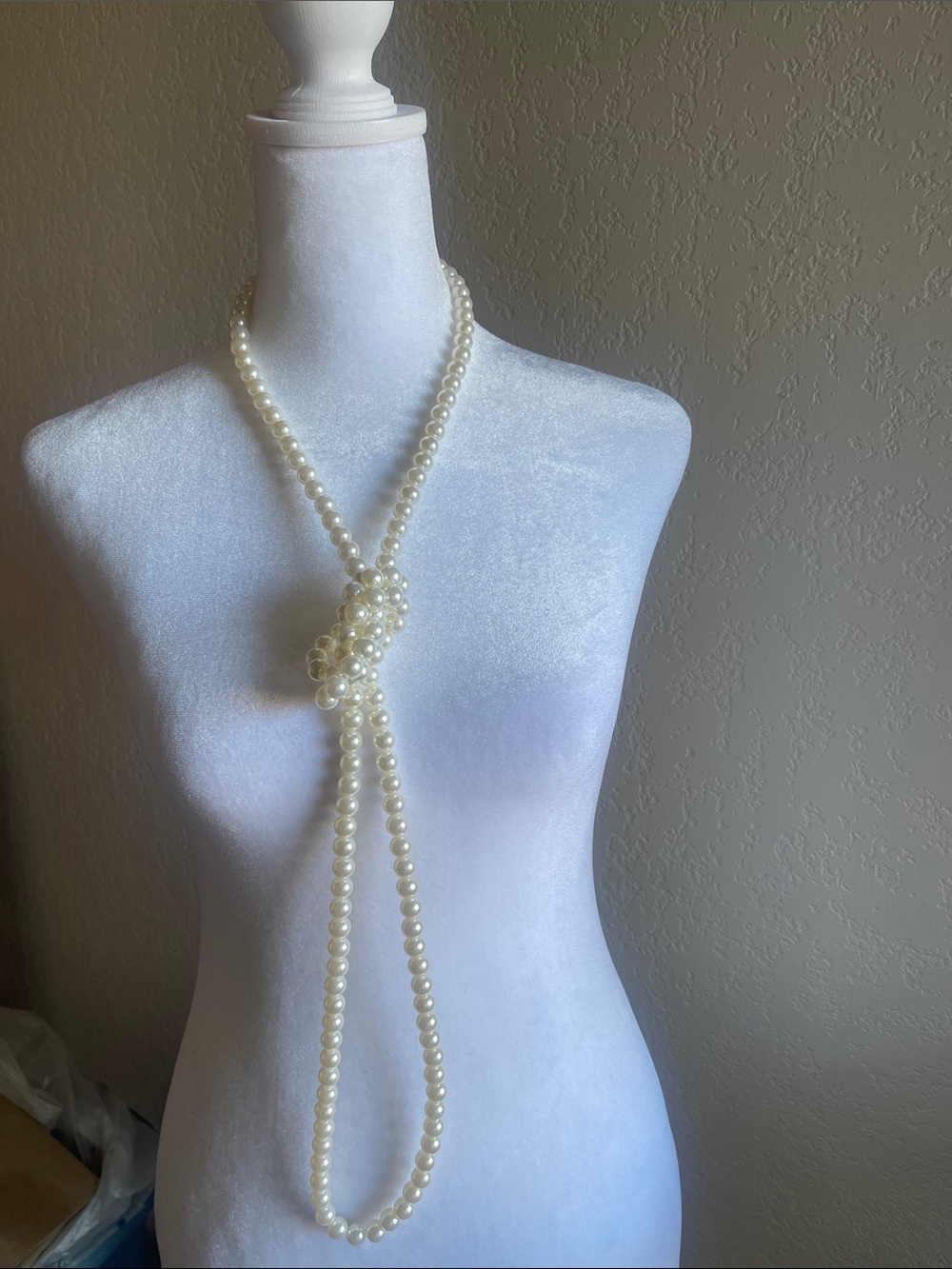 Classic Ivory Pearl Lariat Necklace - Elegant Women Jewelry